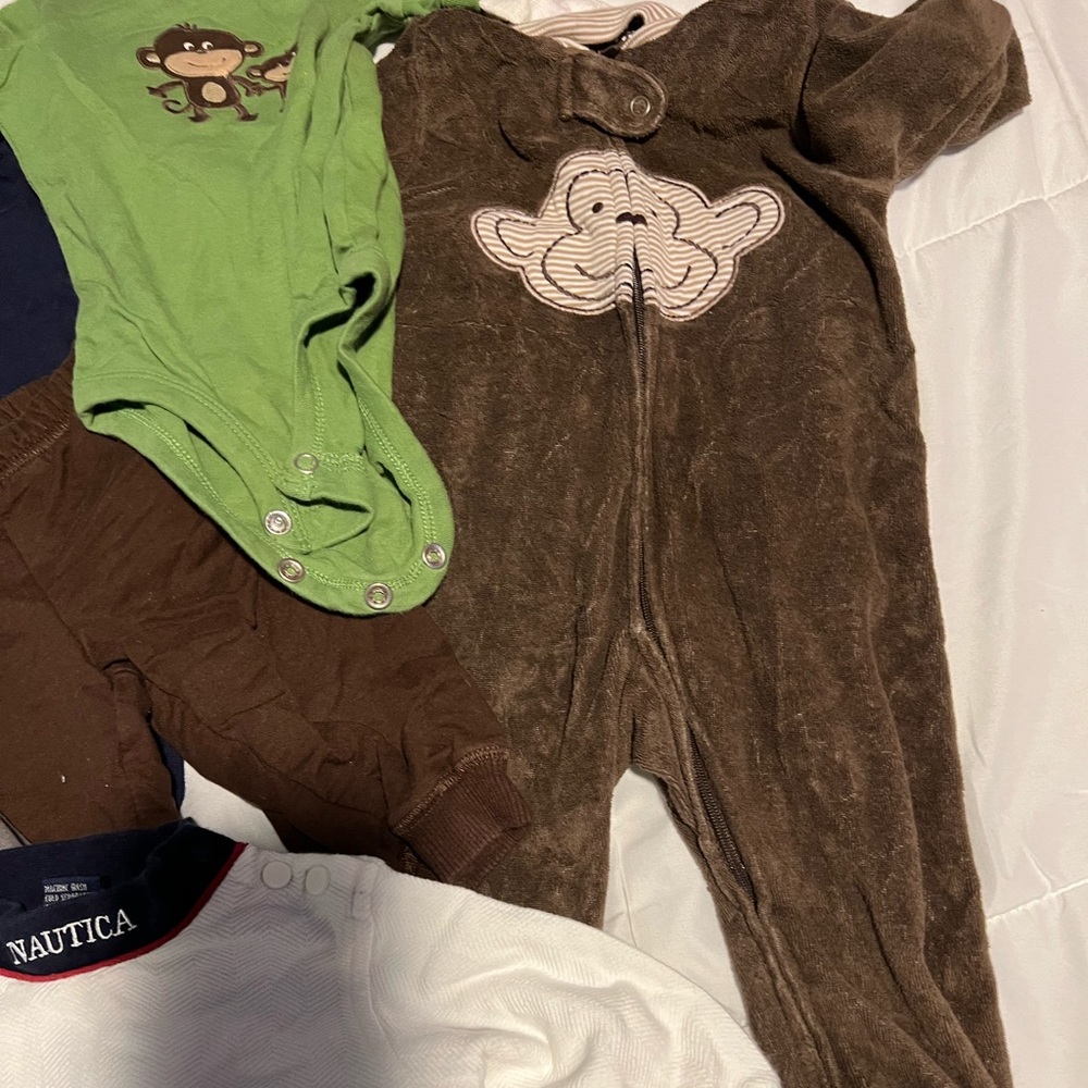 Carters, Nautica, Childrens Place baby boy mixed baby pieces - Picture 4 of 9